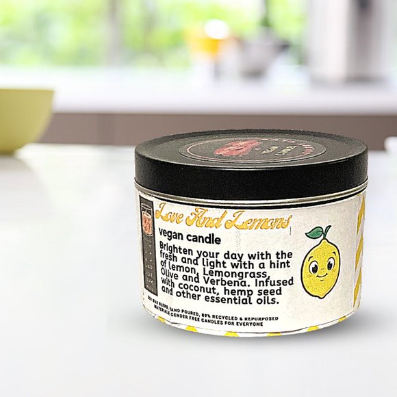 LOVE AND LEMONS 8 Oz Candle - Picture 3 of 4